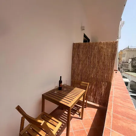 La Corte Di *