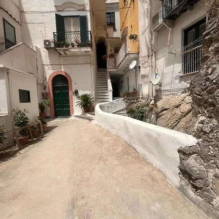 La Corte Di Atrani